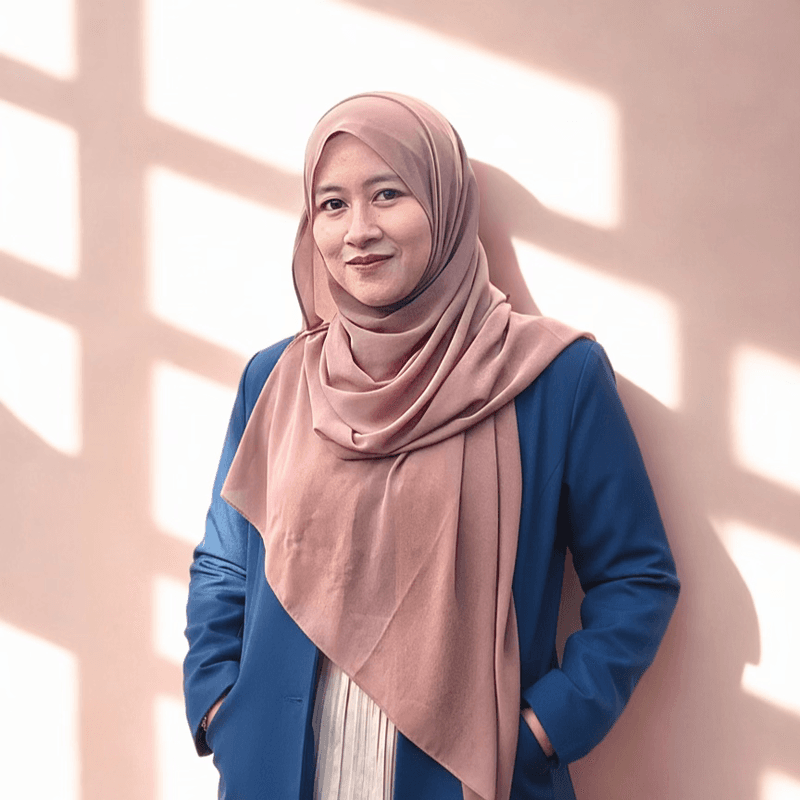 Fitria Selmiansyah, S.Pd., CCP, CTRP, CHt.